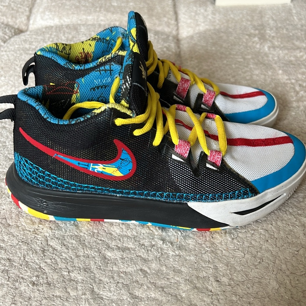 Nike Kyrie Flytrap Basketball Shoes
